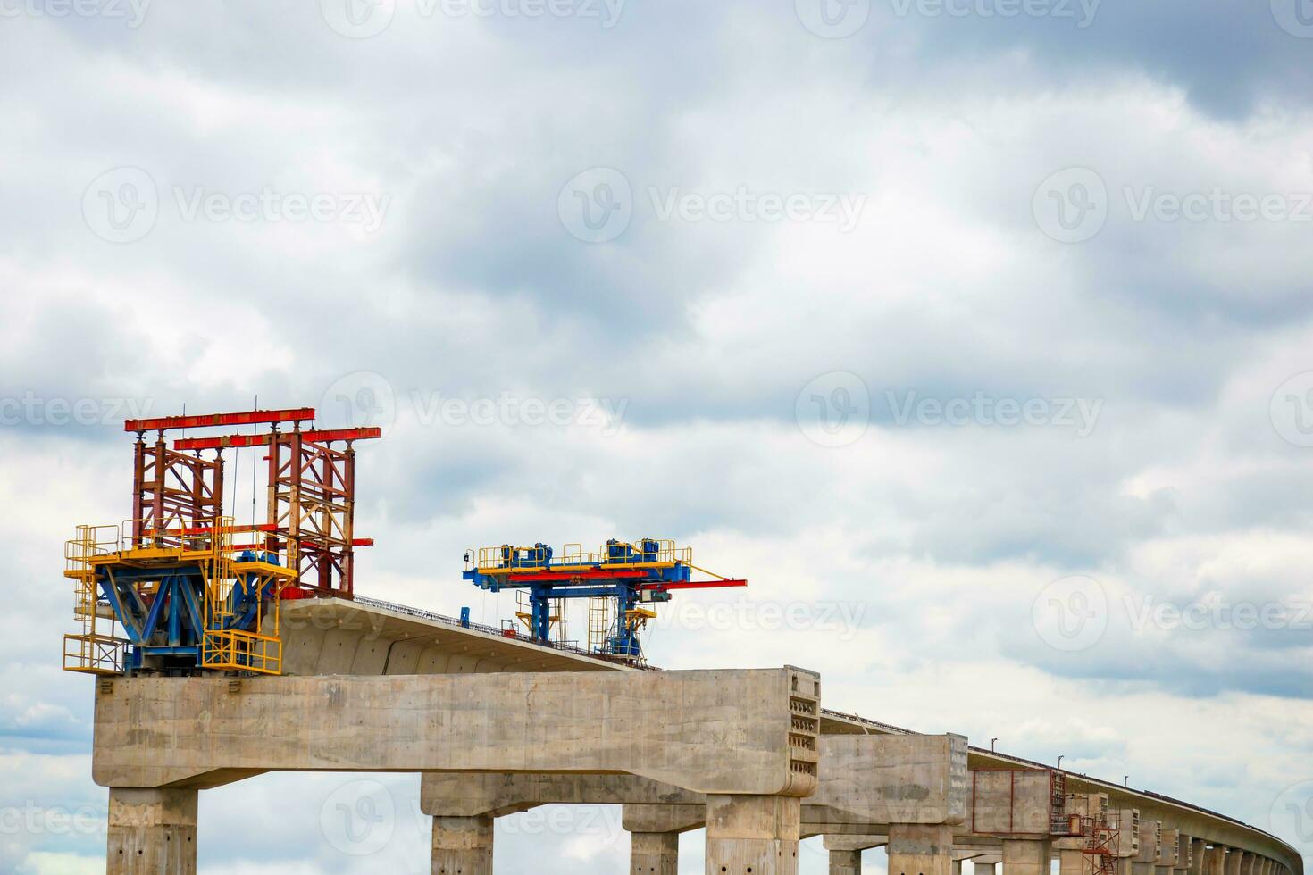 alta velocità rotaia infrastruttura costruire concetti, costruzione di un' massa transito treno linea nel progresso con pesante infrastruttura foto