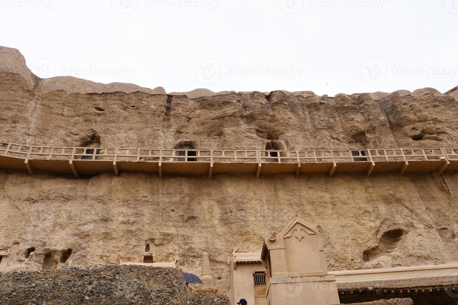 vista del paesaggio della grotta di yulin a dunhuang ggansu in cina foto