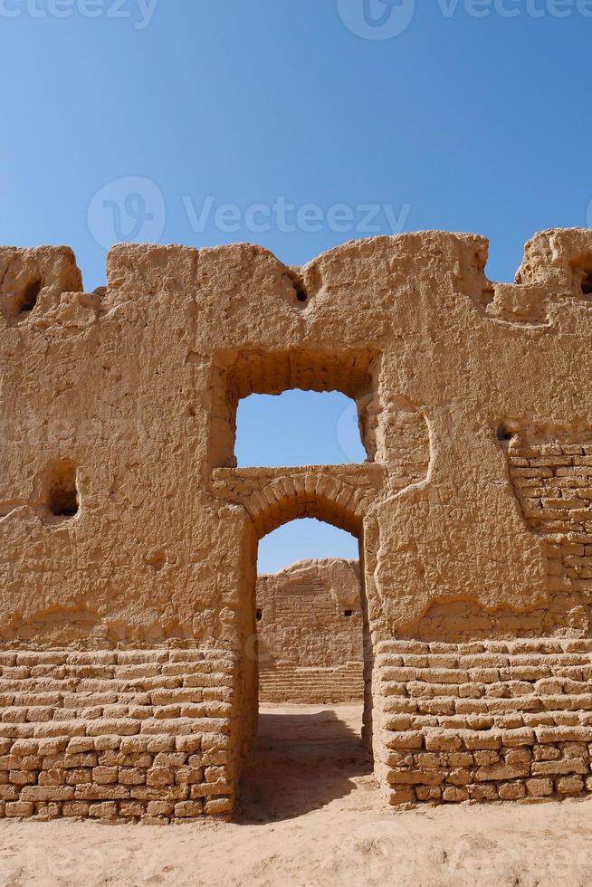 vista del paesaggio delle rovine di gaochang inturpan provincia dello xinjiang cina. foto