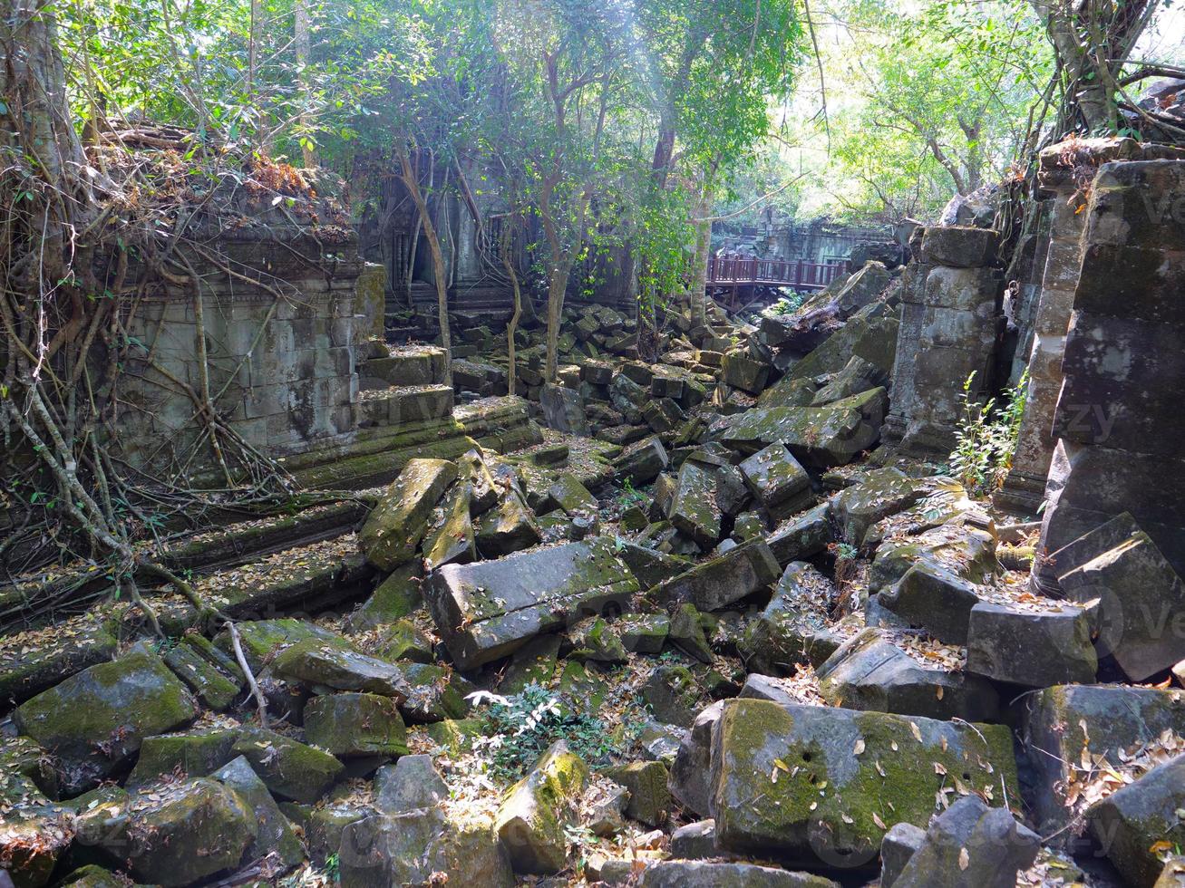 rovine antiche del tempio di beng melea in sieam risma, cambogia foto