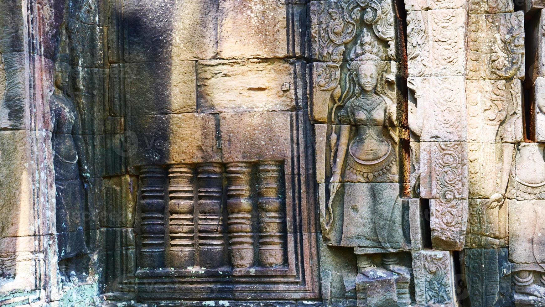 Scultura in pietra a Banteay Kdei a Siem Reap, Cambogia foto