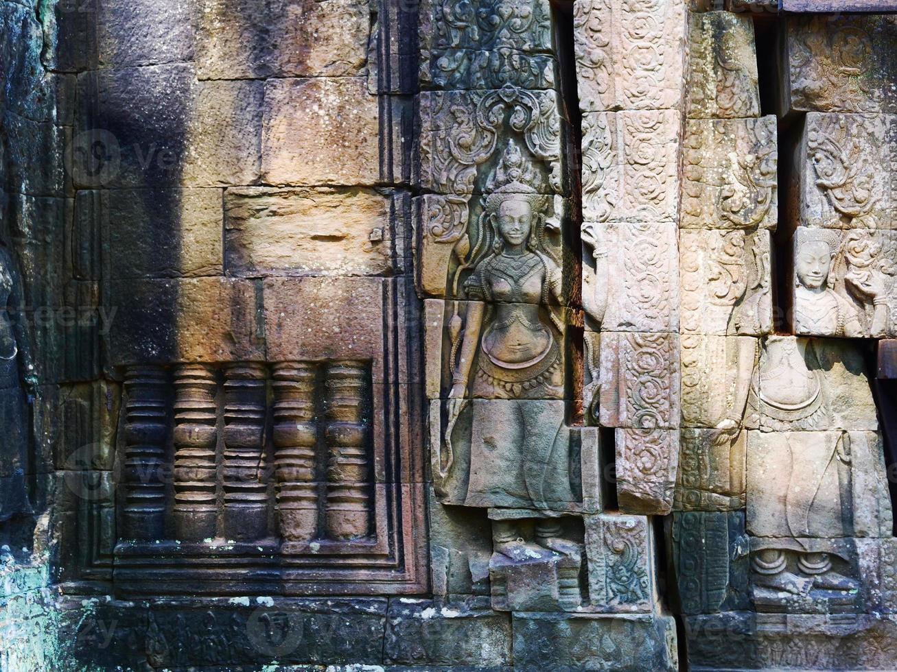 Scultura in pietra a Banteay Kdei a Siem Reap, Cambogia foto