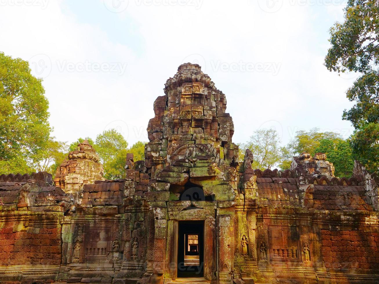 architettura in pietra rovina al tempio di ta som, siem reap cambogia. foto