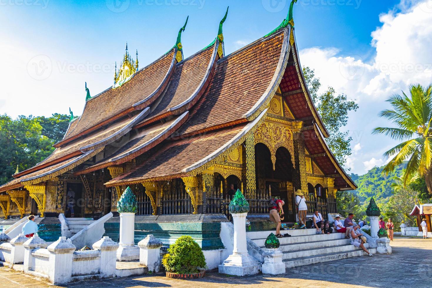 Wat xieng perizoma tempio della città d'oro luang prabang laos. foto