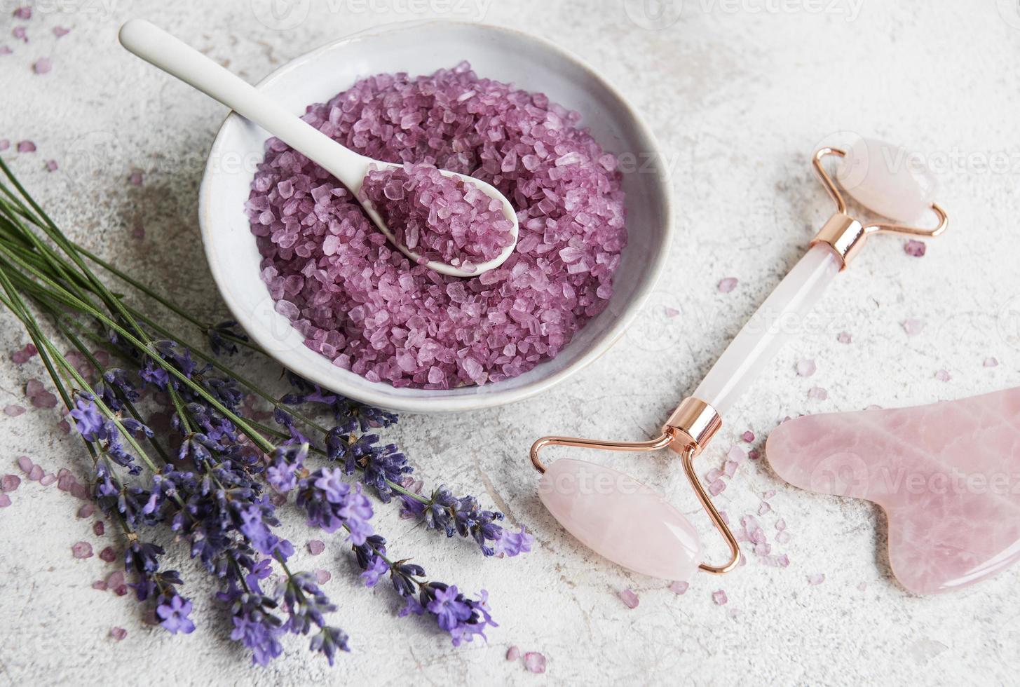 set di cosmetici naturali biologici spa con lavanda. foto