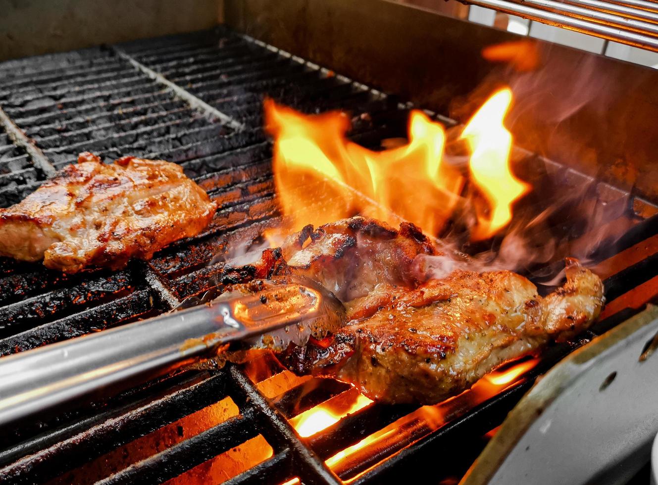 bistecca alla fiorentina alla griglia foto