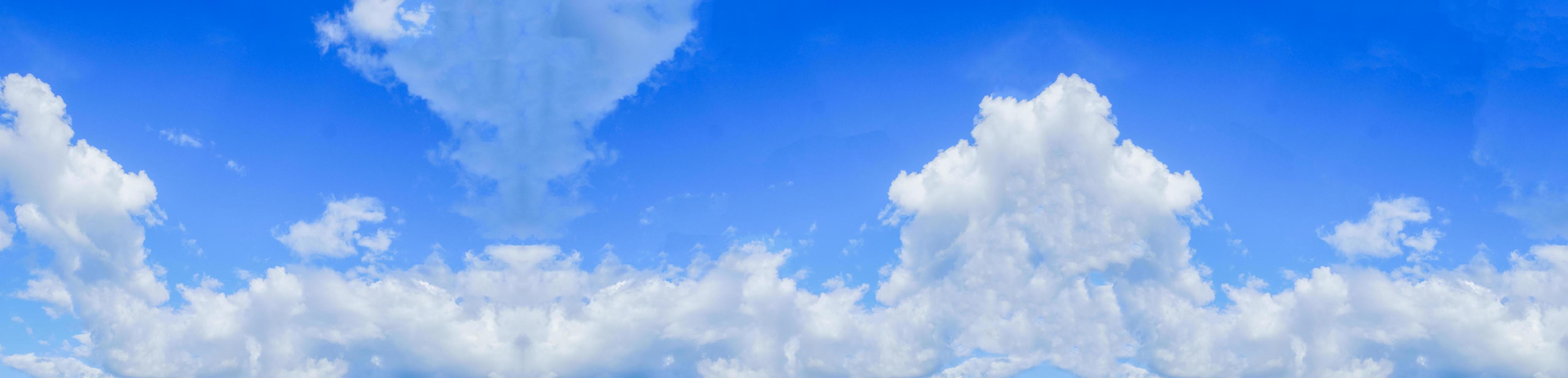 cielo azzurro e belle nuvole foto