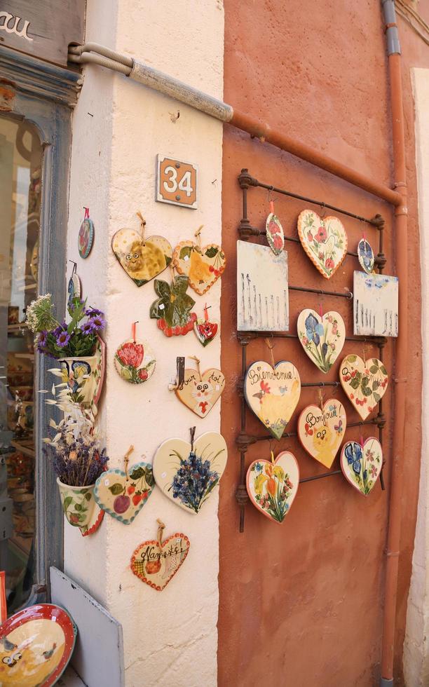 centro storico di avignone provenza francia foto