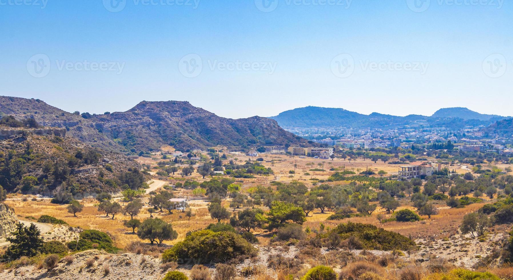 Faliraki percorso a piedi e paesaggio di montagna panorama Rodi Grecia. foto