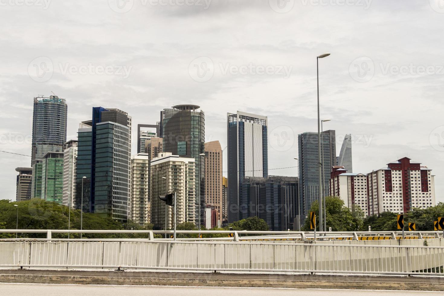 enorme panorama di grattacieli skyline, kuala lumpur. foto