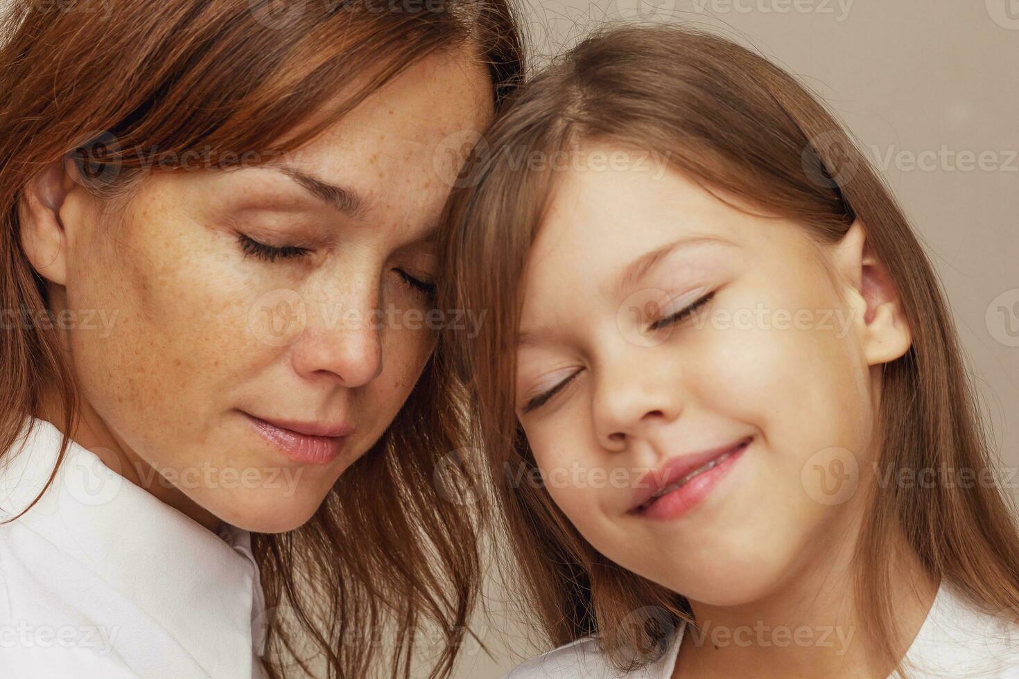 ritratto di madre e figlia foto