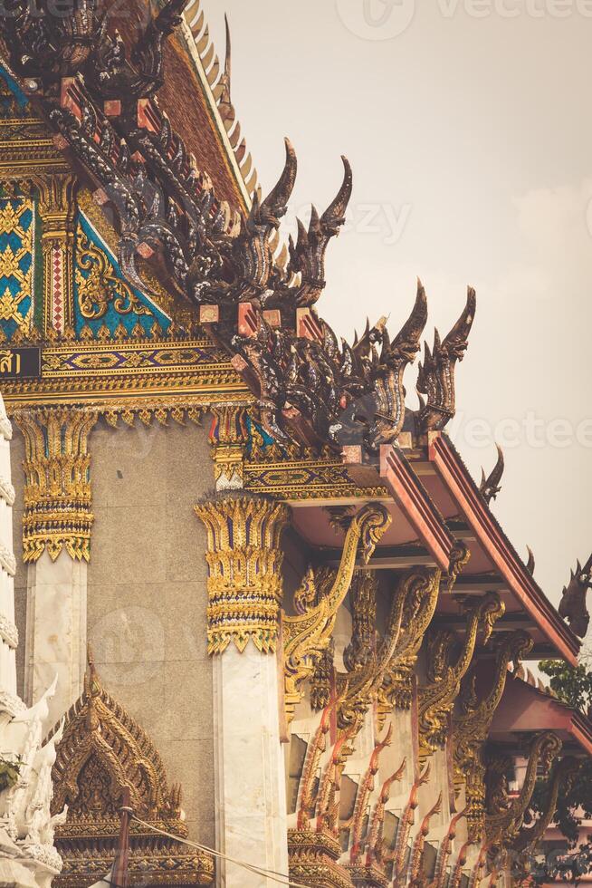 wat intharawihan buddista tempio nel bangkok detiene il il più alto in piedi Budda nel il mondo. foto