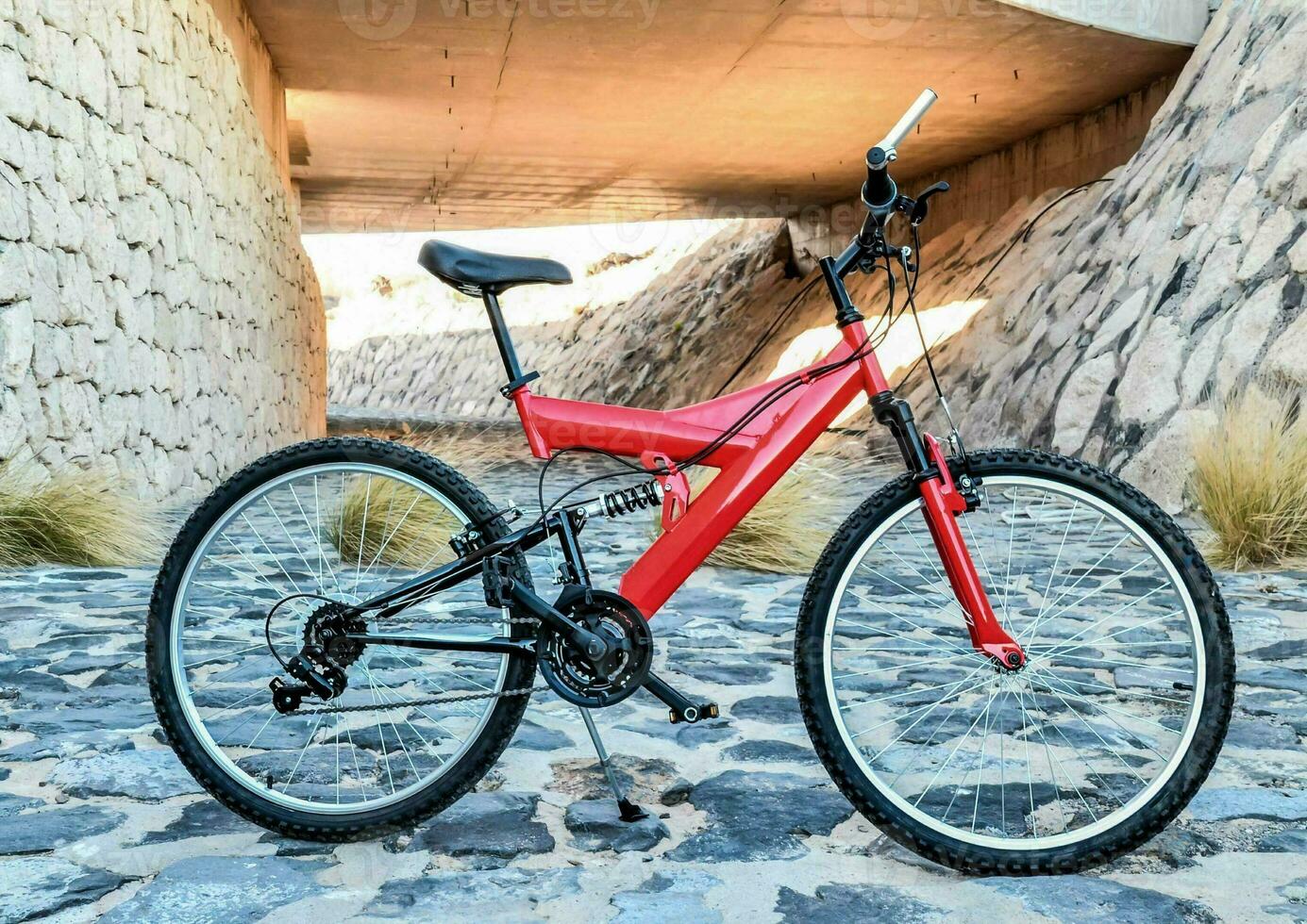 rosso gli sport bicicletta foto