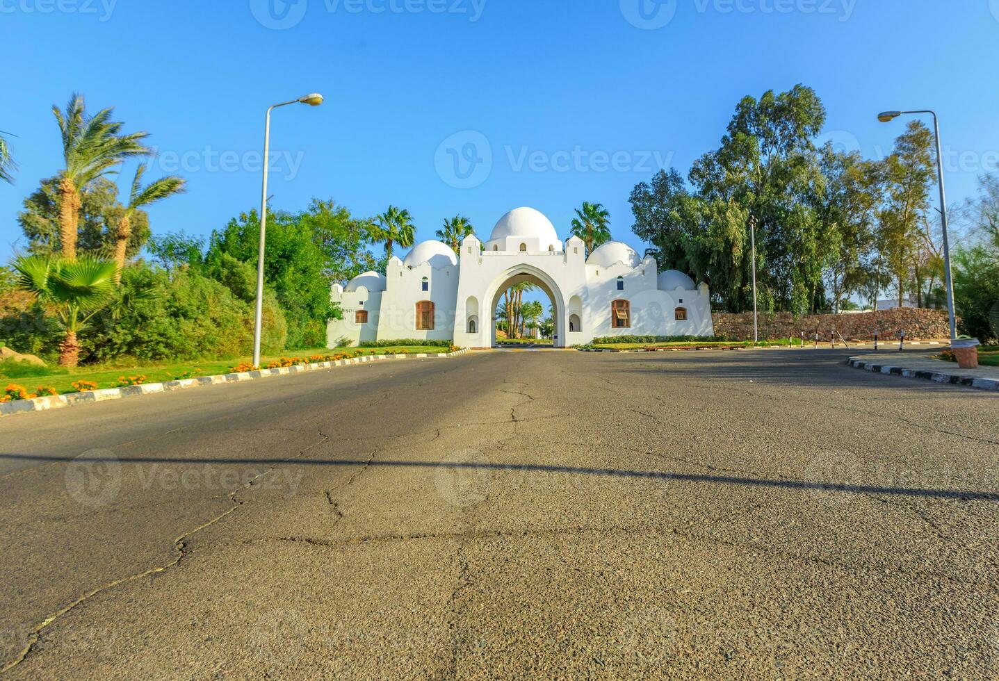 facciata di arco a il Ingresso bellissimo Hotel nel Egitto. foto