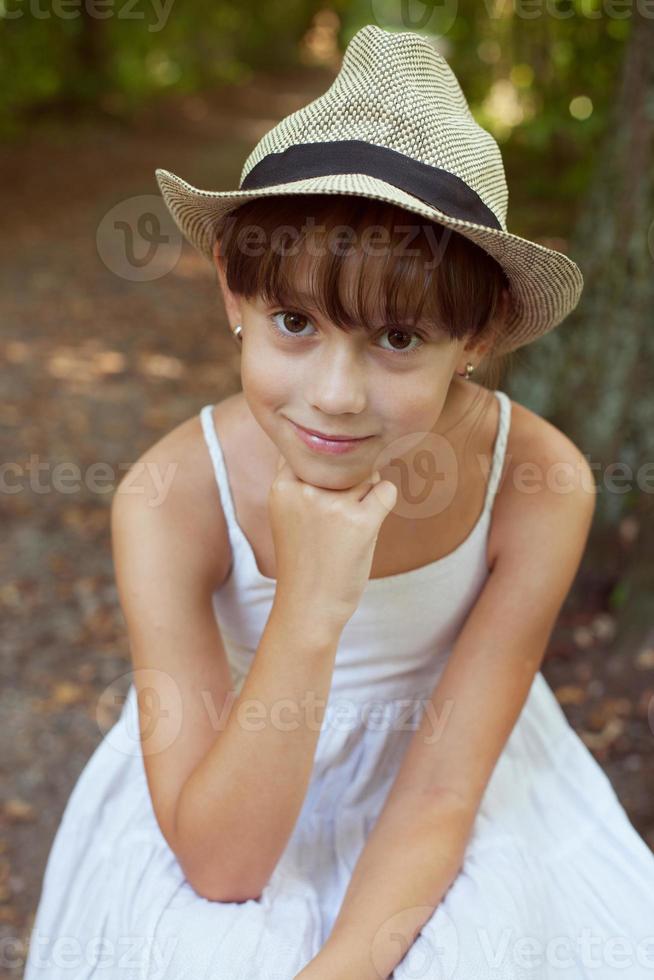 bella ragazza con il cappello foto