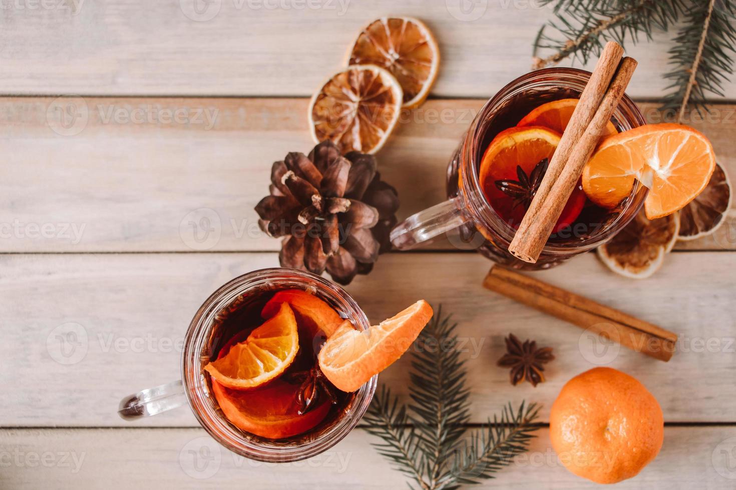 vin brulé caldo. bevanda riscaldante invernale per le vacanze. foto