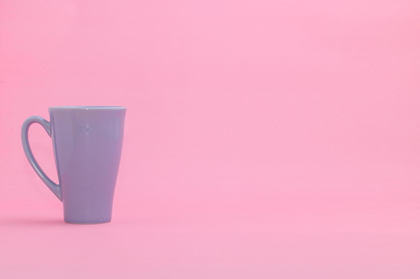 bicchiere d'acqua, tazza di caffè, tazza di bevanda foto