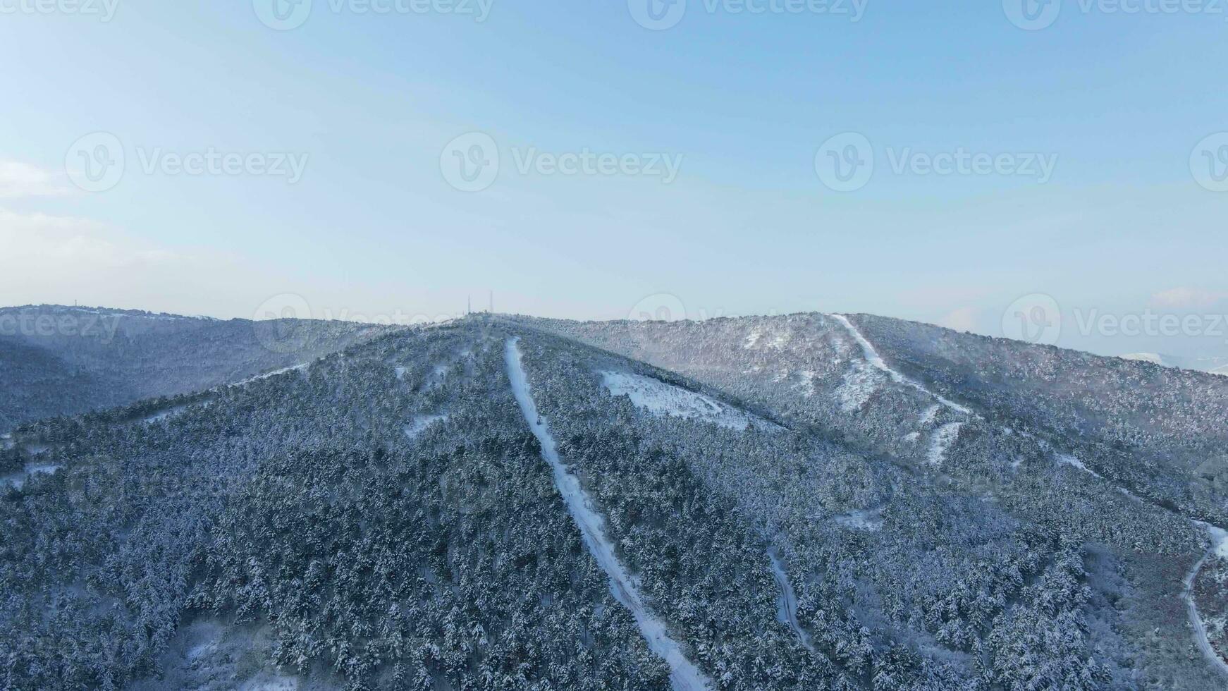 congelato colline inverno strada aereo Visualizza foto