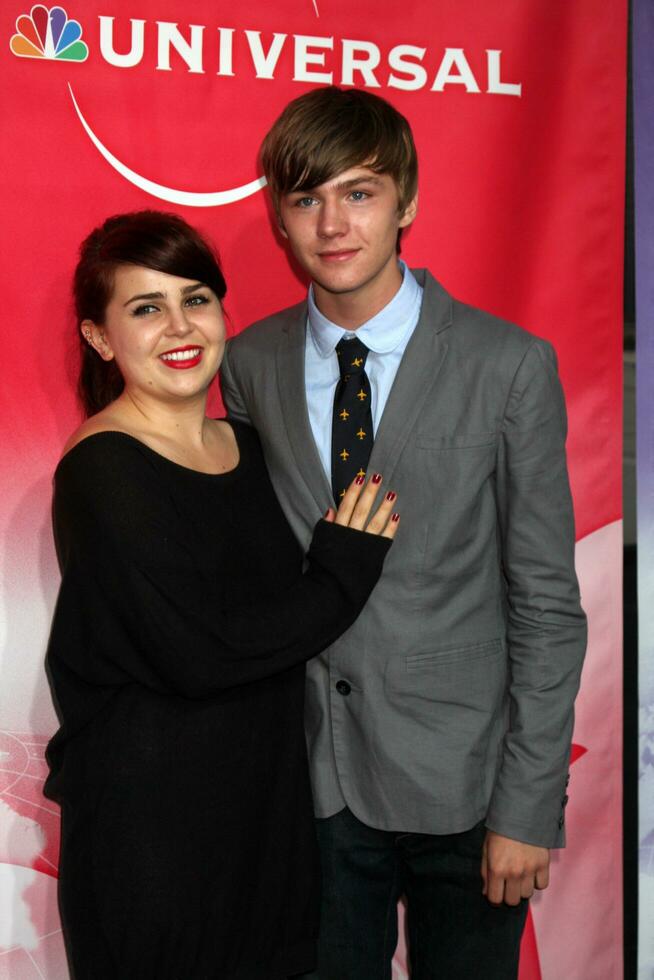 los angeles luglio 30 mae whitman miglia heizer arriva a il 2010 nbc estate stampa giro festa a beverly hilton Hotel su luglio 30 2010 nel beverly colline circa foto