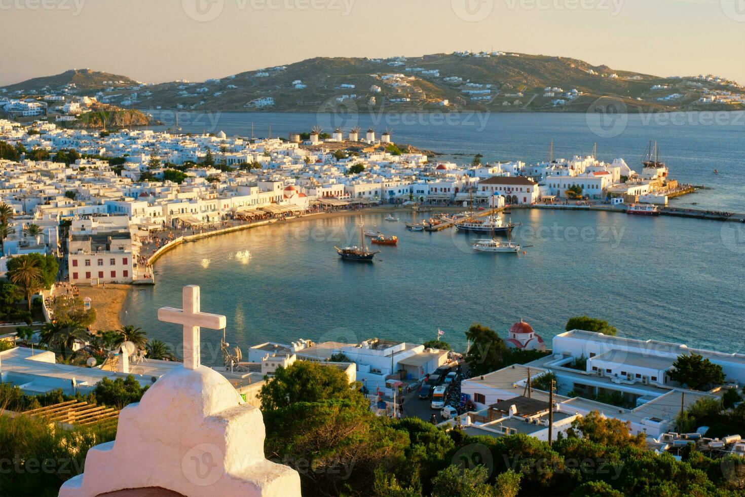 mykonos isola porta con Barche, Cicladi isole, Grecia foto