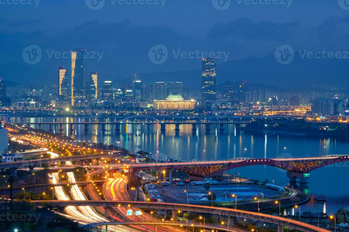 Seoul paesaggio urbano nel crepuscolo, Sud Corea. foto