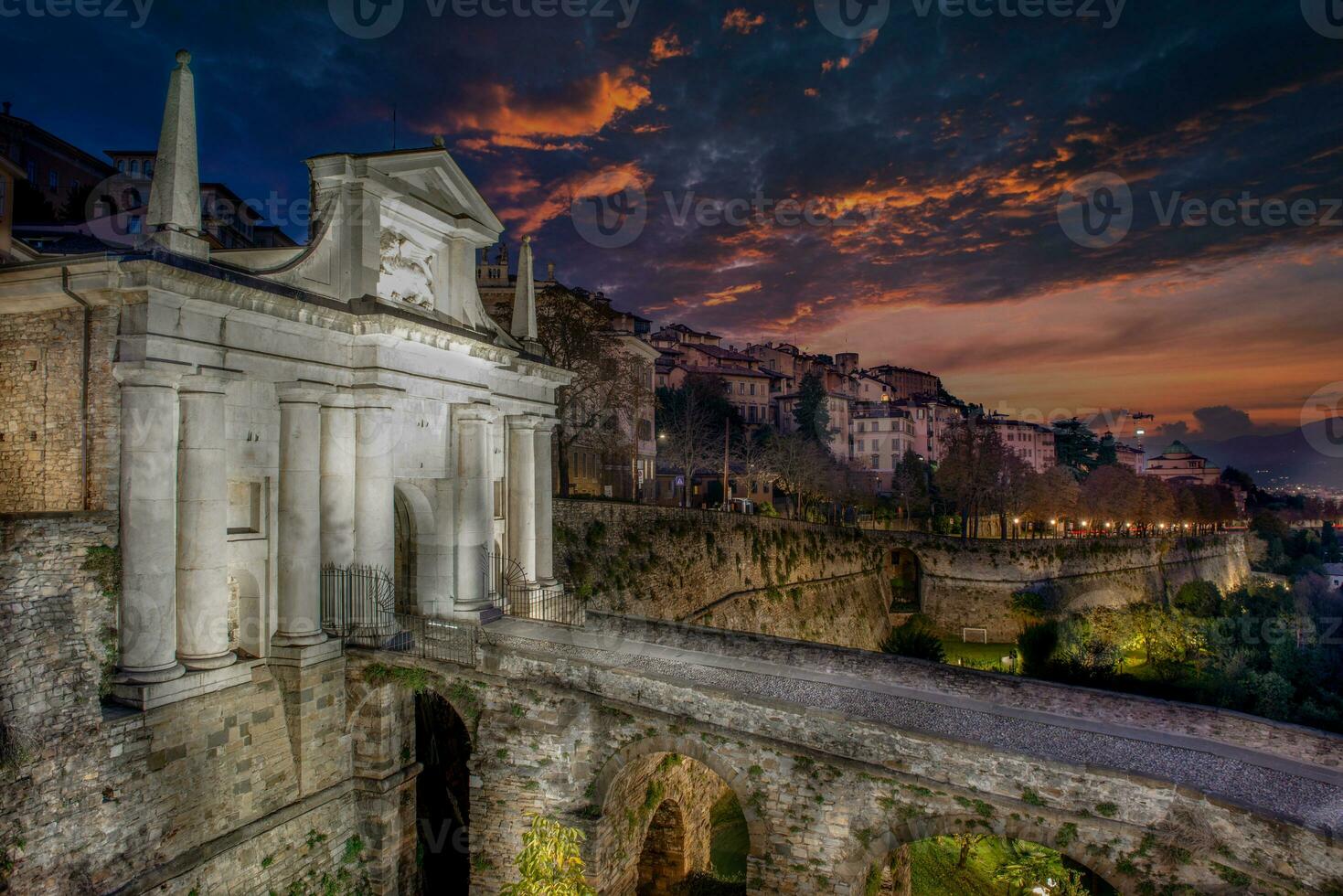 bergano Porta san giacomo foto