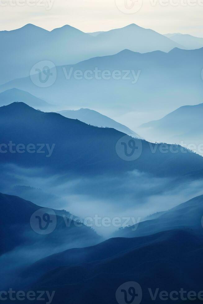 ai generato bellissimo paesaggio di montagne nel nebbioso mattina. bellezza nel natura. foto