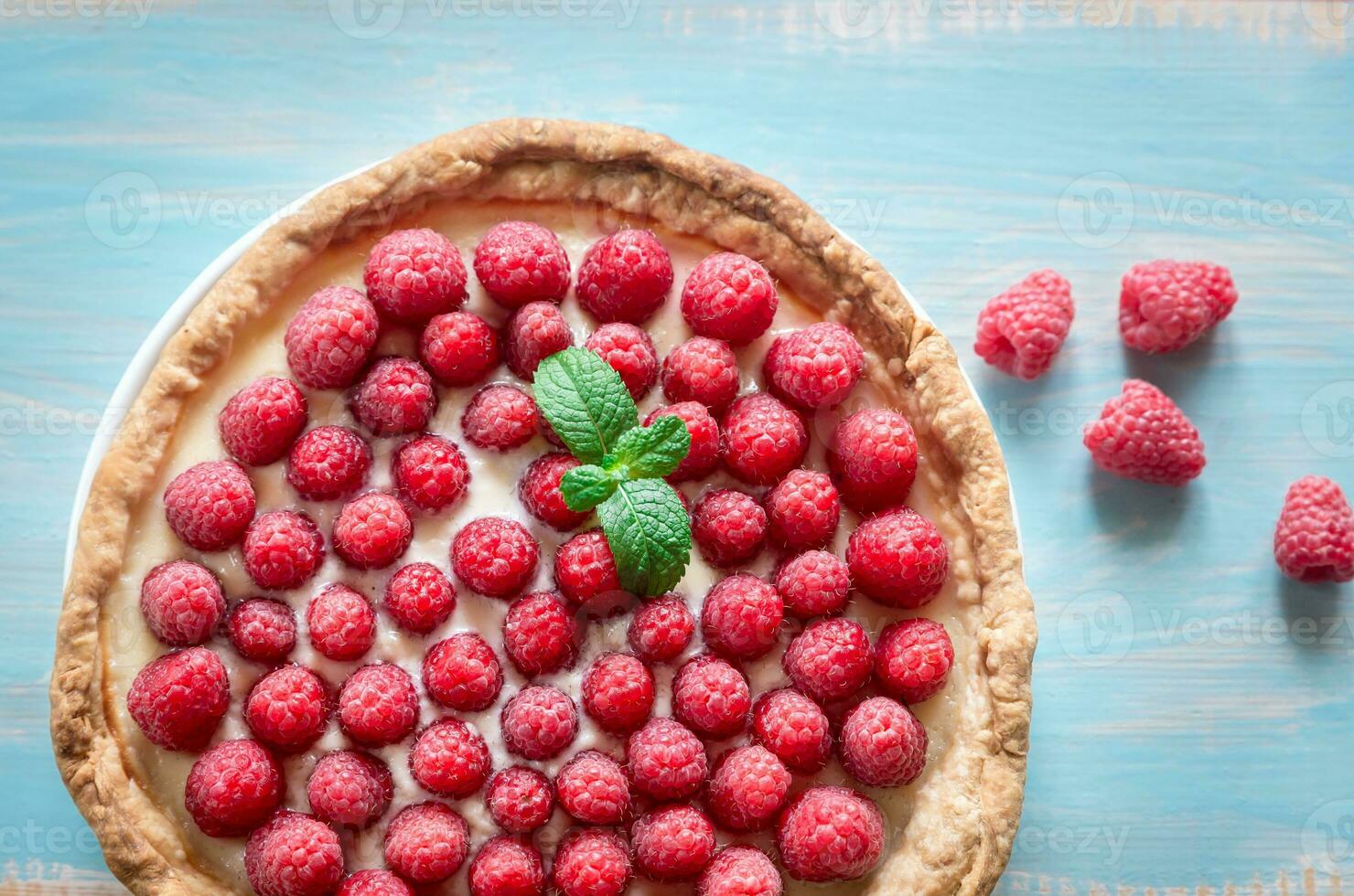 lampone crostata con crema pasticciera foto