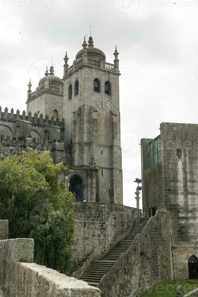 panoramico Visualizza di il porto Cattedrale foto