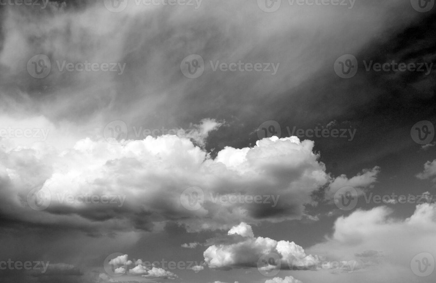 nero e bianca bellissimo cielo sfondo foto