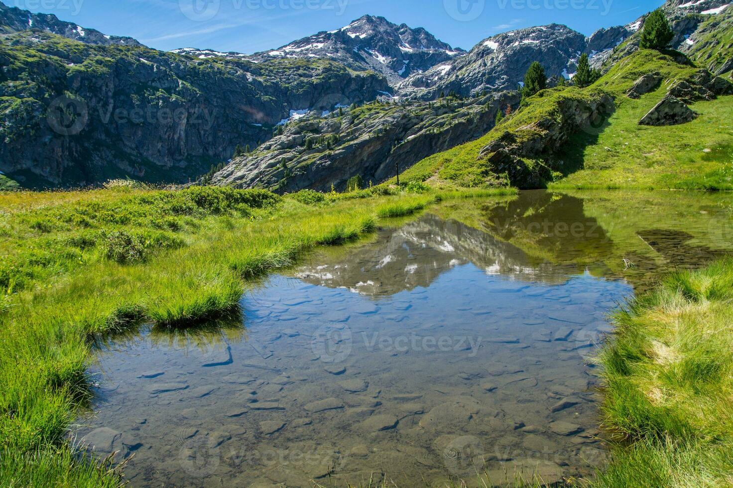 lago di thuilette, la Thuile, val d'aoste, italia foto