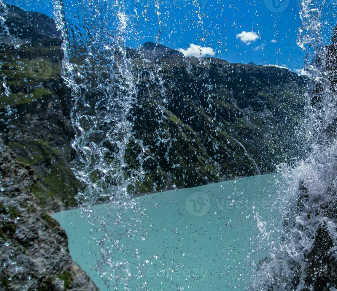 diga mauvoisina, vallese, svizzero foto