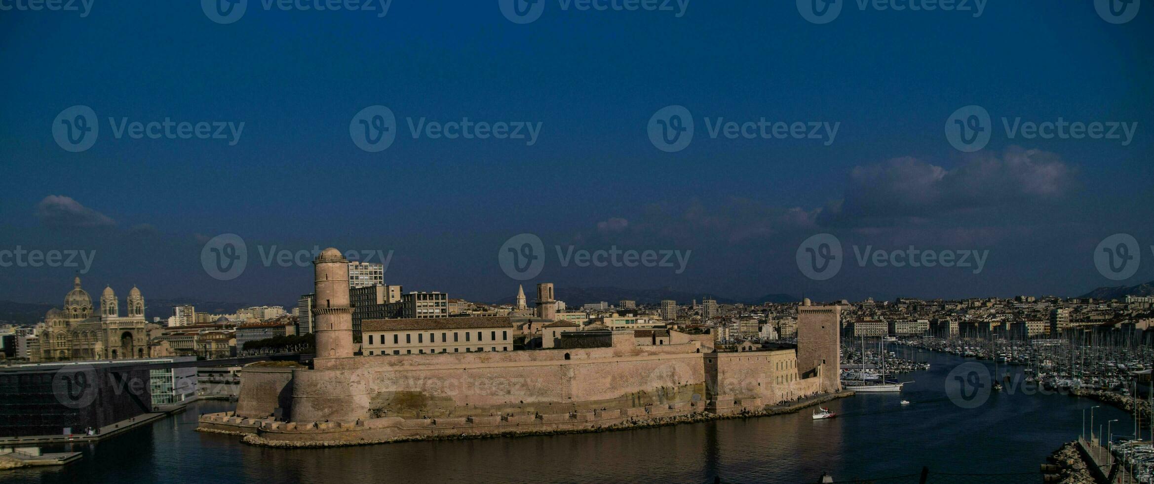 vecchio porta e forte di marsiglia foto