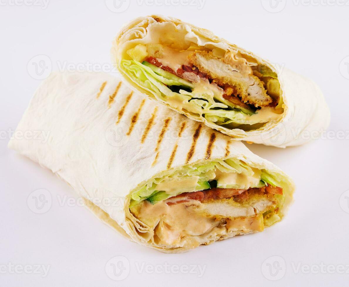 shawarma con pollo pepite e verdure foto