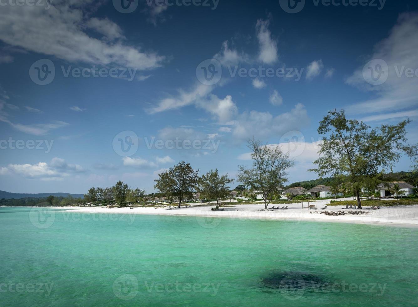 Paradise Beach nell'isola di Koh Rong vicino alla costa della Cambogia di Sihanoukville foto