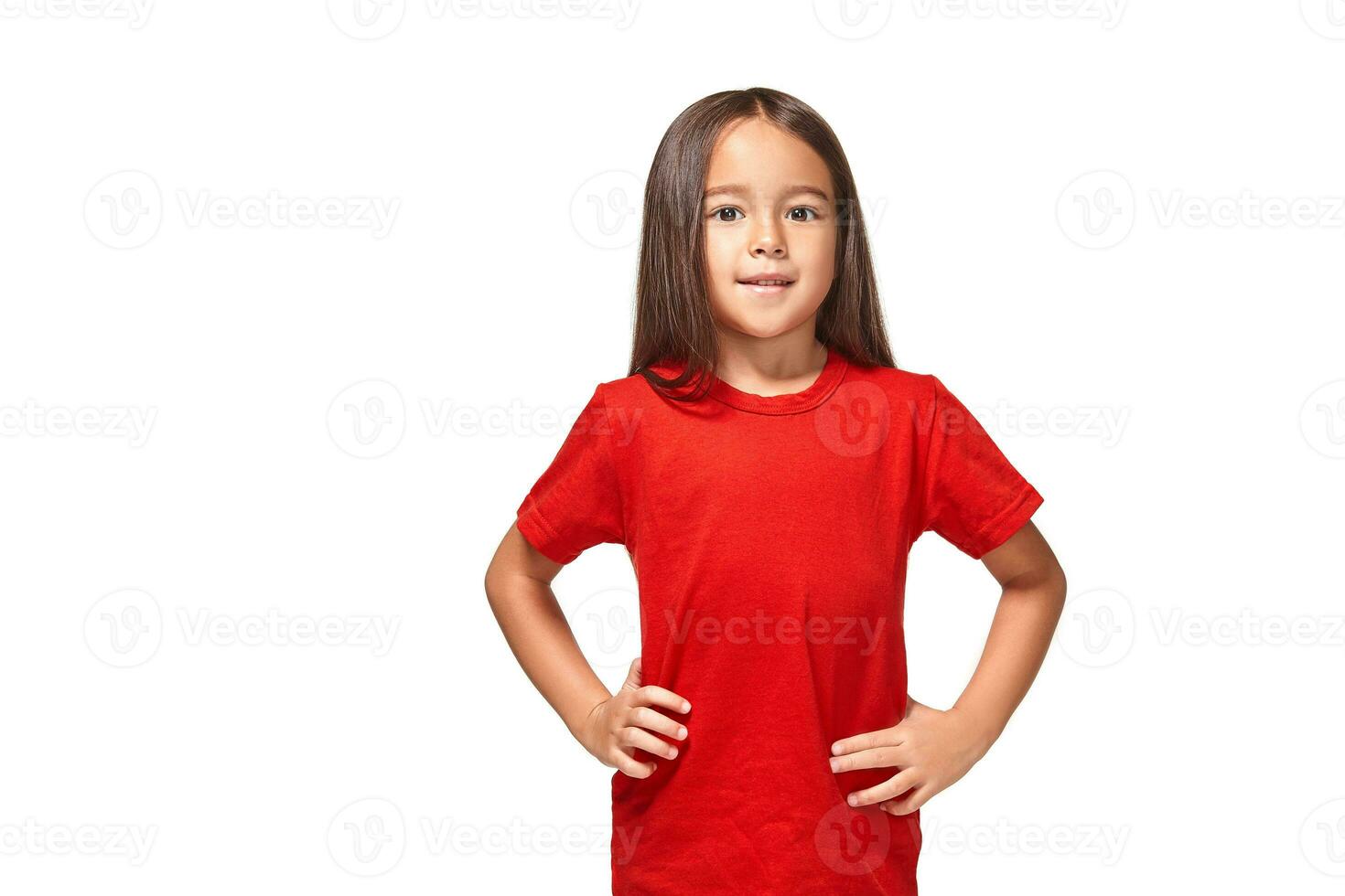 ragazza mostrando positivo cartello su naturale sfondo foto