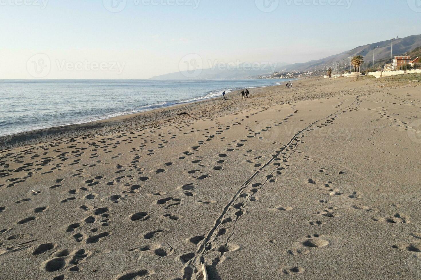 panoramico spiaggia su il tirrenico costa nel calabrese, Italia foto