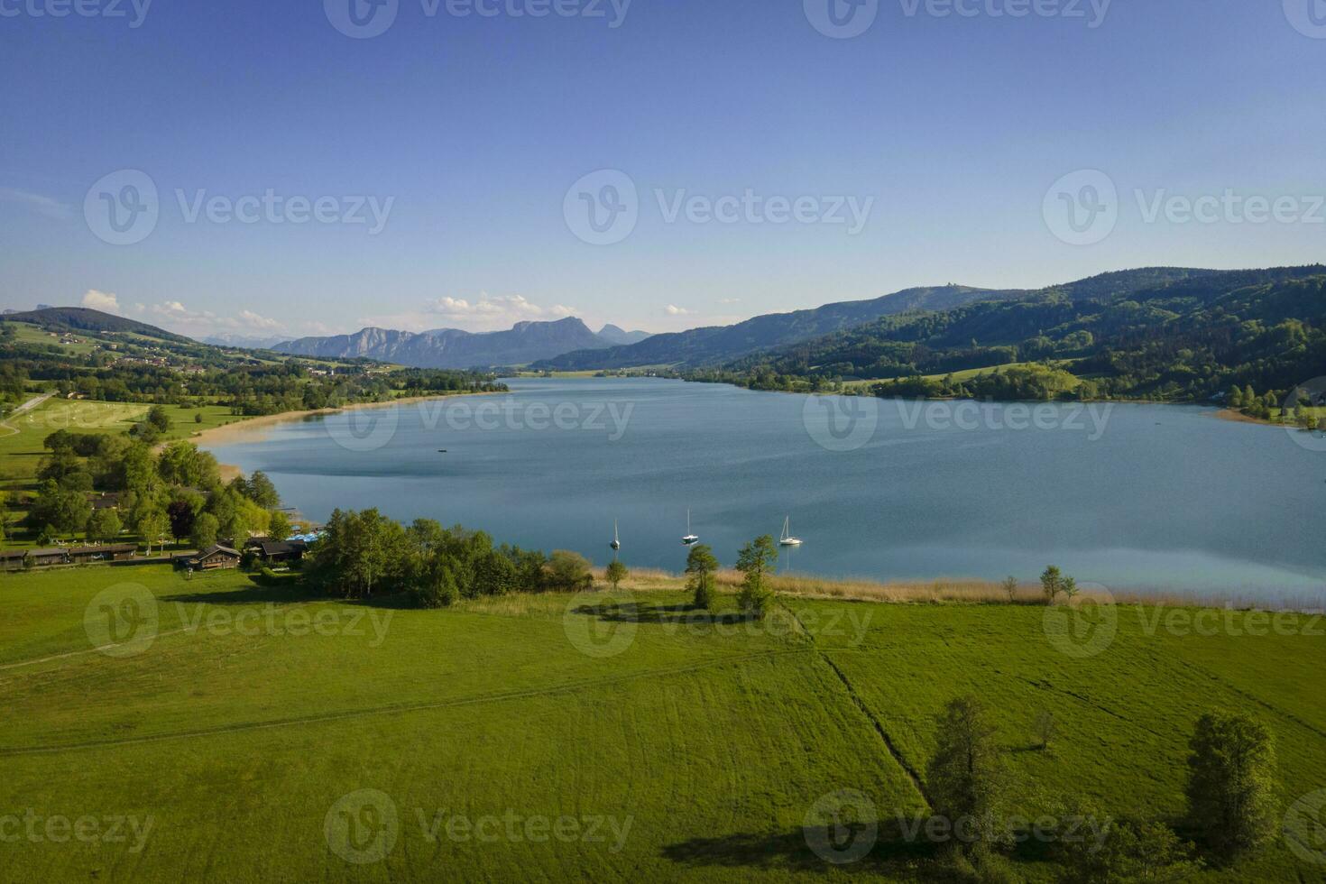 paesaggi a il meraviglioso Locale ricreazione la zona a il irrsee nel Austria foto