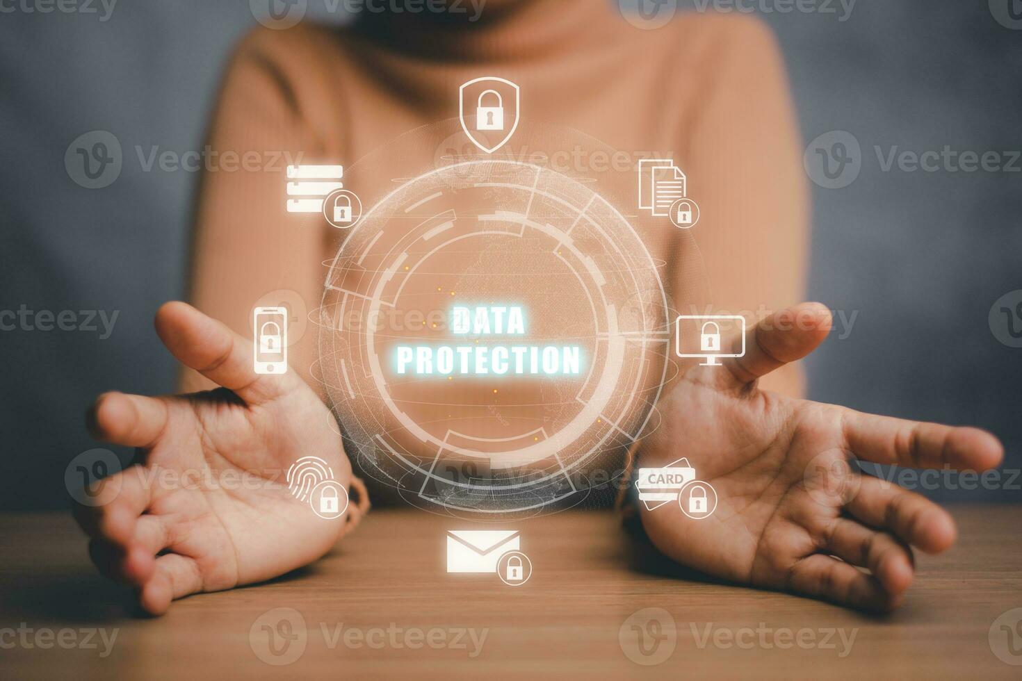 dati protezione vita privata concetto, attività commerciale donna proteggere dati personale informazione su virtuale interfaccia, gdpr, Unione Europea. foto
