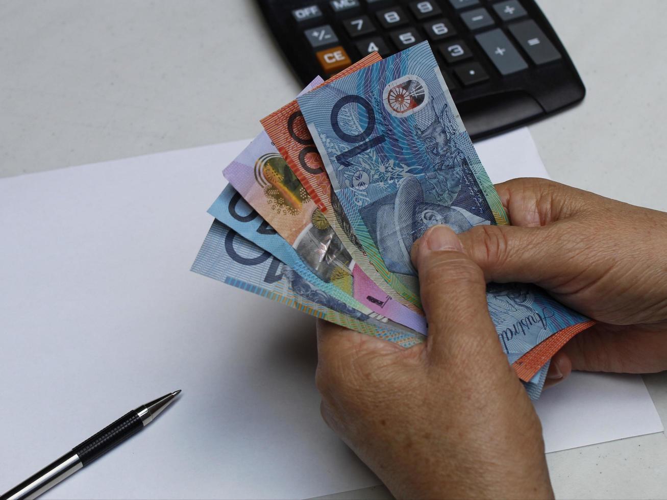fotografia per temi di economia e finanza con denaro australiano foto