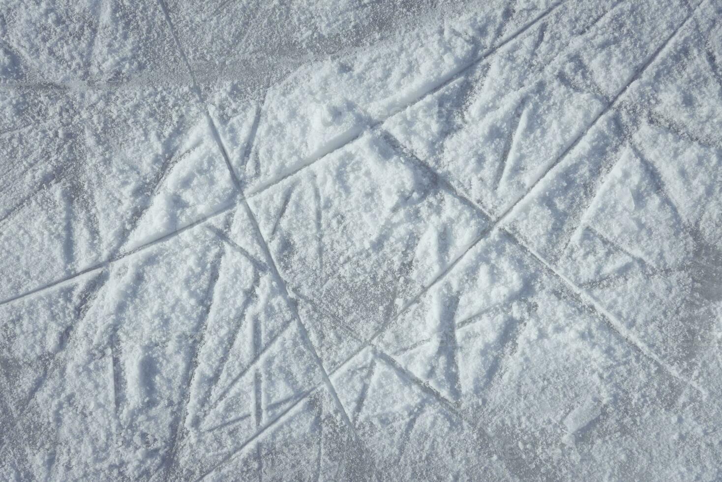 tracce su il ghiaccio a partire dal pattini su il pista foto