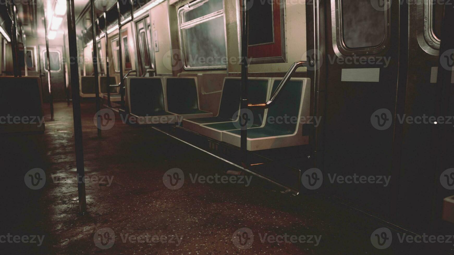 un vuoto treno auto nel un' la metropolitana metropolitana stazione foto