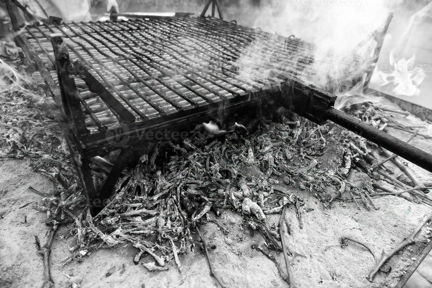 barbecue grigliato salsiccia foto