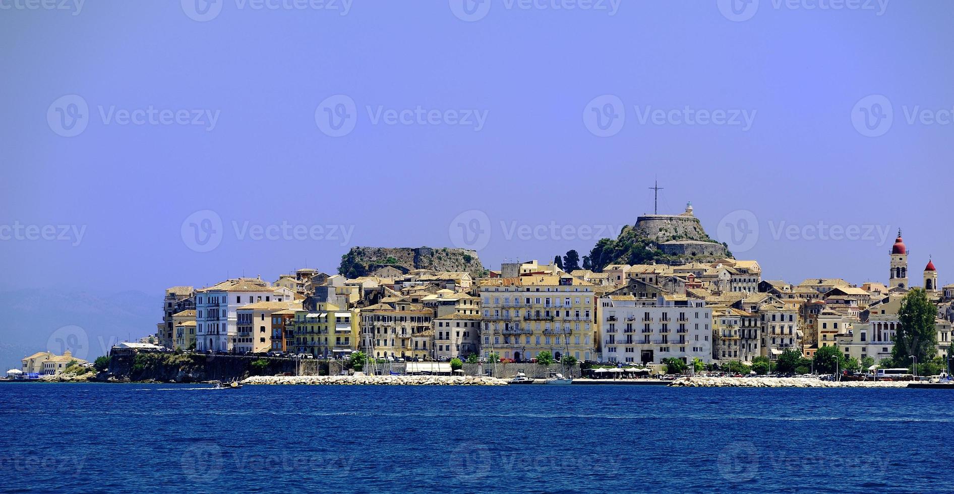 i vecchi e nuovi edifici di corfu foto