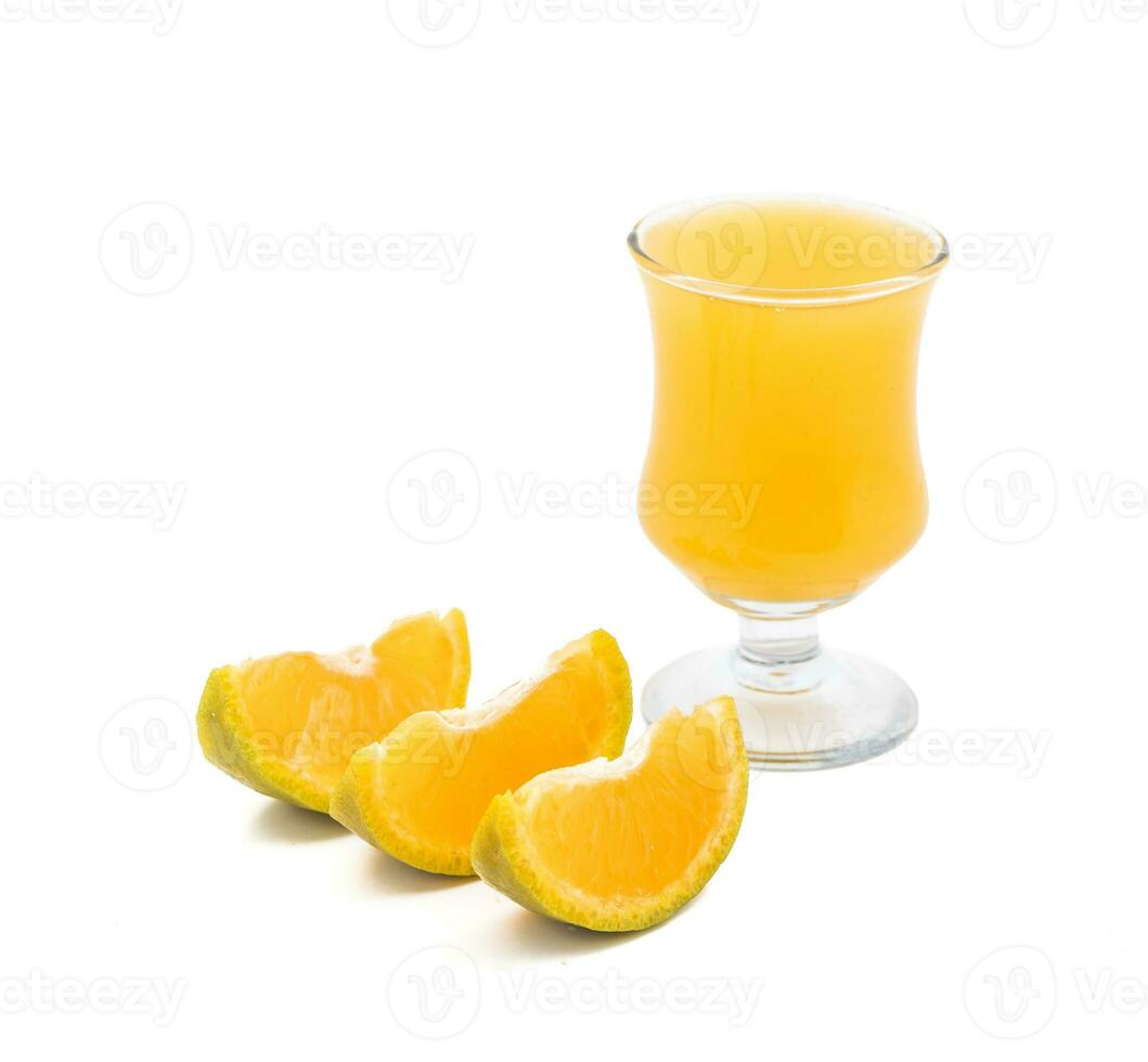 fresco arancia frutta succo e fette di arancia foto