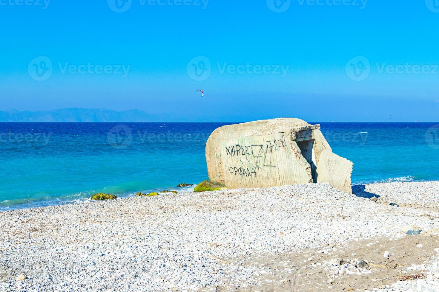 paesaggio alla spiaggia di kremasti, rodi, grecia foto