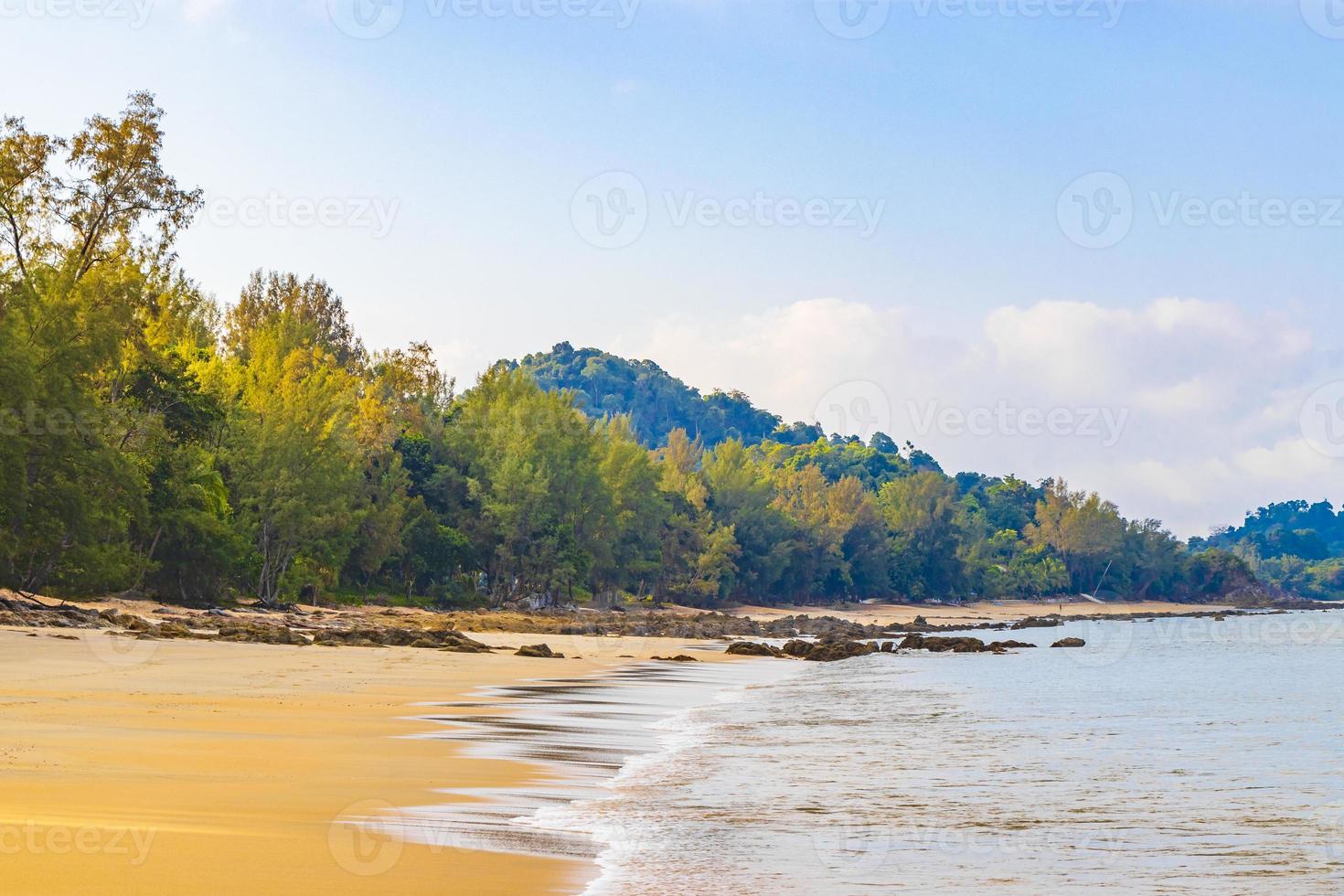 aow yai beach sull'isola di koh phayam, thailandia, 2020 foto