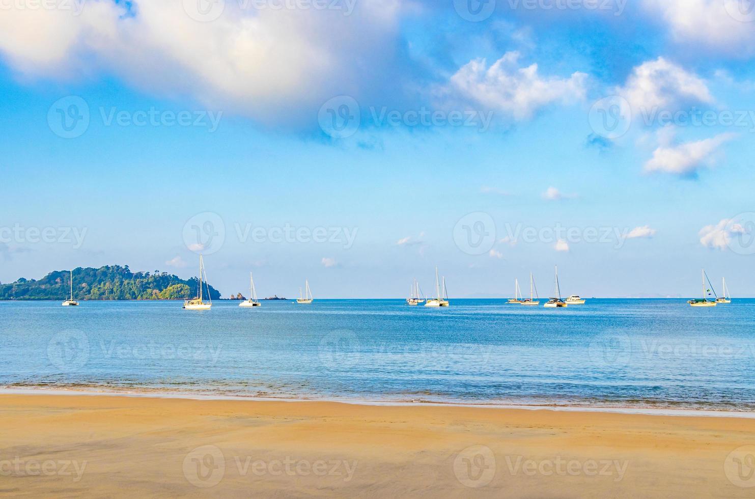 aow yai beach sull'isola di koh phayam, thailandia, 2020 foto