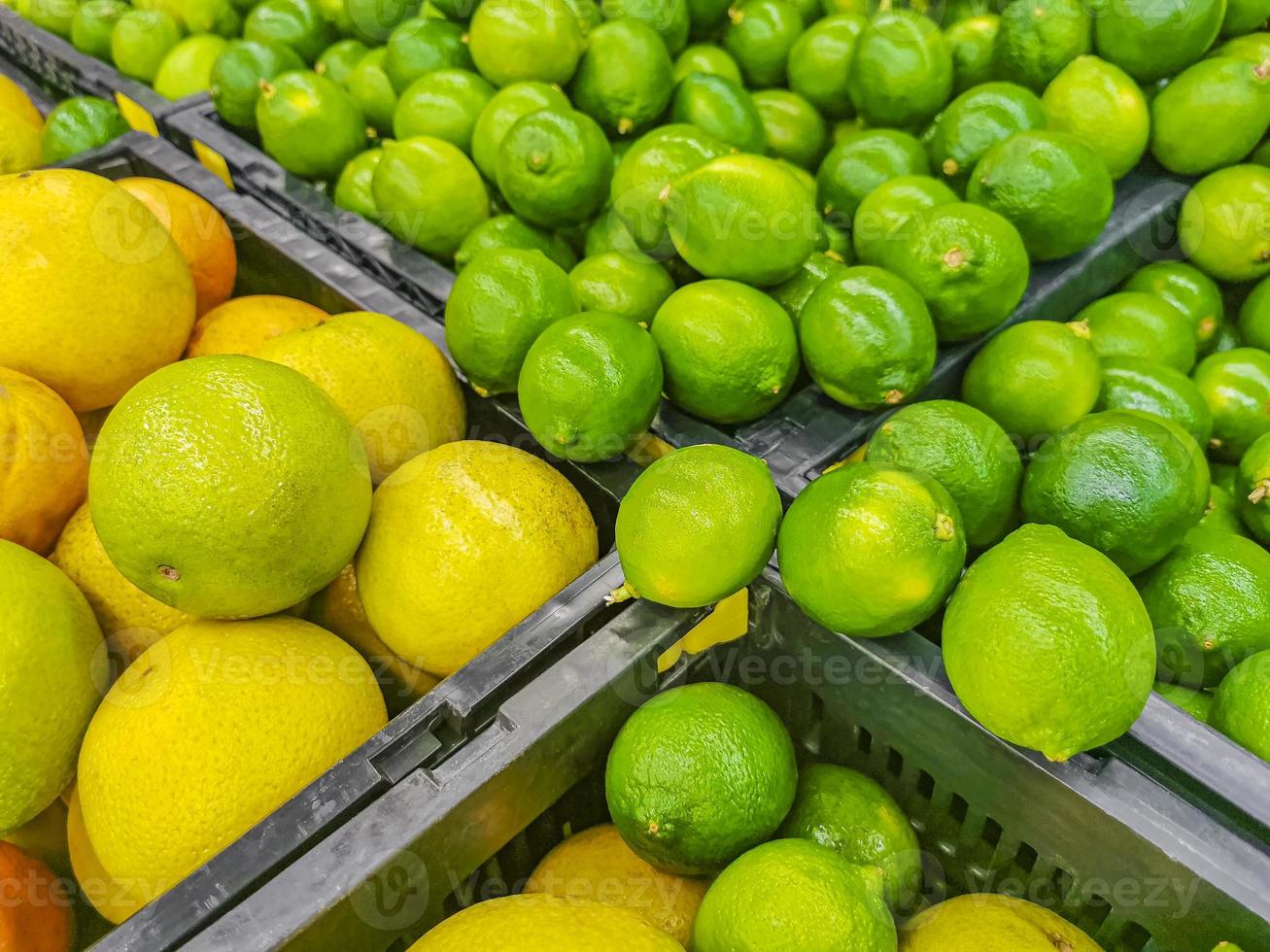 lime, arance e mandarini succosi in Messico foto