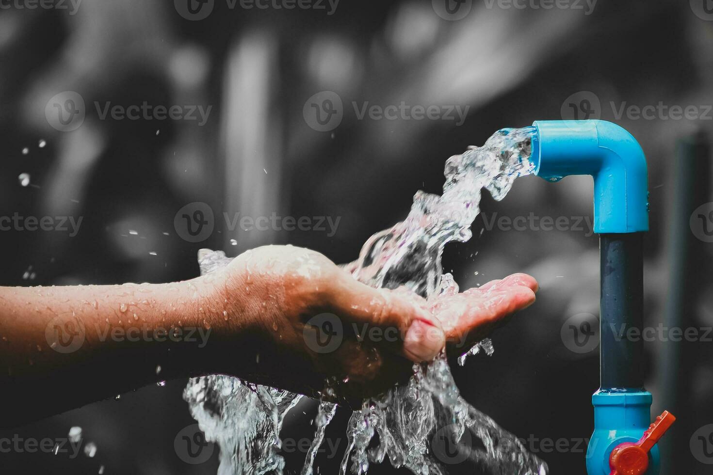 acqua gestione concetto accesso per pulito acqua per il povero. abbondanza di pulito acqua flussi attraverso tubi per distribuzione per il pubblico. foto